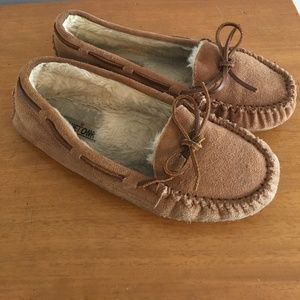 Minnetonka Moccasin Slippers | Size 10